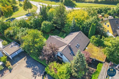 Haus aus den 70ern mit großem Grundstück – ideal für Sanierung oder Neubau