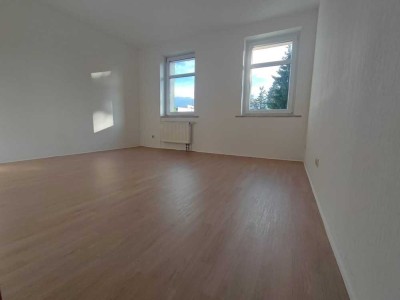 3 Zimmerwohnung mit Dusche und Badewanne, Parkplatz, Garten, Waschkeller