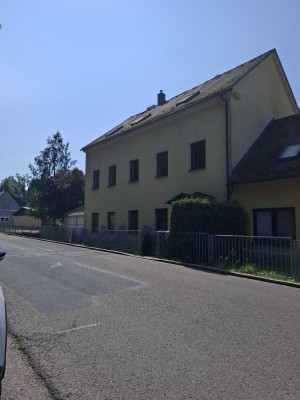 ruhig gelegene 3-Raum-Wohnung mit Garage