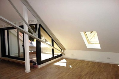 "Am Funkerberg" - Quadrillenhalle: Großzügige Dachgeschoss-Wohnung mit West-Dachterrasse (vermietet)