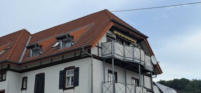Charmante 2-Zimmer-Dachgeschosswohnung mit Schwarzwaldblick, EBK & Stellplatz