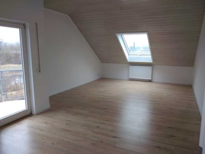 3-Zimmer-Dachgeschosswohnung mit EBK