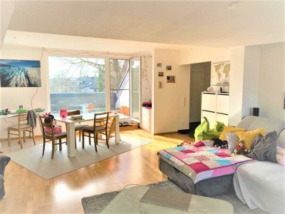 Luxuriöse 3-Zimmer Wohnung mit Terrasse und EBK in Düsseldorf-Lierenfeld