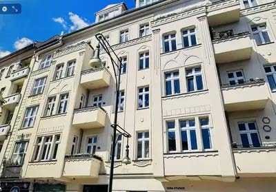 Charmante 2-Zimmer Altbauwohnung mit Berliner Flair und Balkon