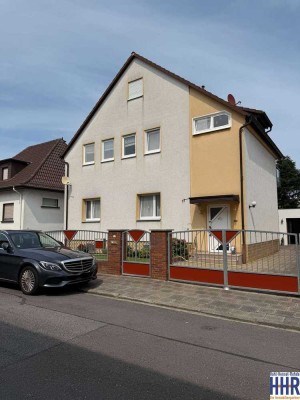Platz für Familie, Mieter oder beides - Zweifamilienhaus mit großem Grundstück