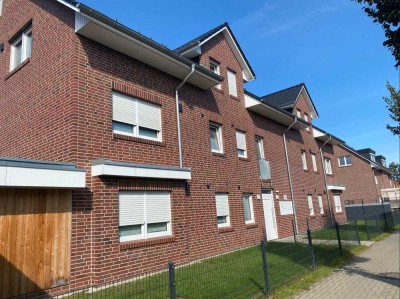 Erstbezug nach Renovierung, moderne 2,5-Zimmerwohnung mit Garten und PKW-Stellplatz