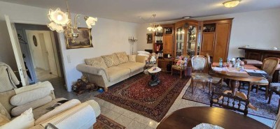 Exklusive 4,5-Zimmerwohnung: Zusammengelegt aus zwei Einheiten – mit Balkon & Terrasse