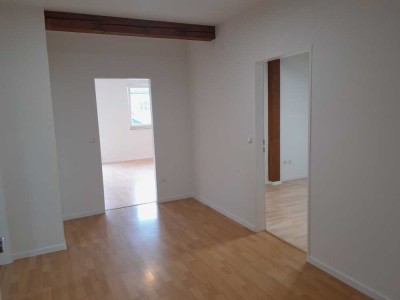 Geschmackvolle, modernisierte 3-Raum-Dachgeschosswohnung mit Balkon in Wolfratshausen