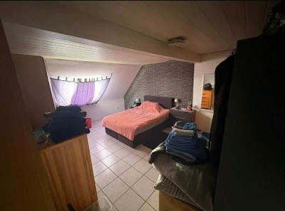 Dachwohnung in ruhiger Lage