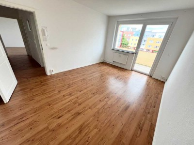 "Seniorengerechtes Servicewohnen" Einbauküche, Duschbad, Balkon und Fahrstuhl...!!!