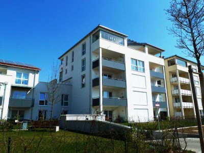 **GÖGGINGEN** Lichtdurchflutete 2 ZKB-Wohnung am Himmelweiher