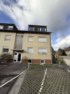 Modernisierte 3-Zimmer-Wohnung mit Balkon und Einbauküche in Rösrath