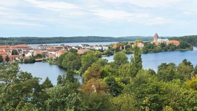 Traumblick über Ratzeburg: ETW im 9. OG (Lift) - bezugsfrei - ruhig - zentrumsnah - grün
