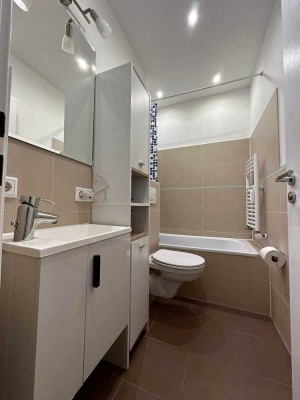 Kleine 2-Raum-Wohnung mit Loggia, Einbauküche und Außenstellplatz in Walldorf
