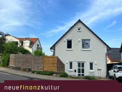 Neuwertiges Einfamilienhaus mit Garten und PV-Anlage in Filderstadt