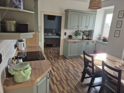 Attraktive 2-Zimmer-Wohnung mit Balkon, Gartenmitnutzung und optionaler Einbauküche in Steinheim