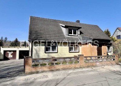 EINFAMILIENHAUS MIT DOPPELGARAGE IN RUHIGER LAGE