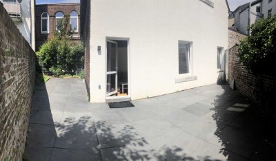 Freundliche EG-Wohnung mit Balkon und Einbauküche in Aachen