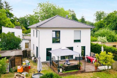 Flexible Nutzung unter zwei Dächern! Moderne Stadtvilla mit Remise in Petershagen