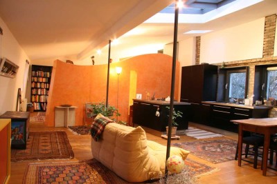 Exklusives 1-Zimmer Loft in Münchens Ludwigsvorstadt-Isarvorstadt mit 2 Auto-Stellplätze im Innenhof