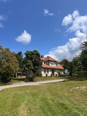 Liebevoll saniertes Haus mit großzügigem Garten