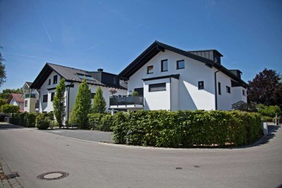 Stilvolle 3-Zimmer-Gartenwohnung mit gehobener Innenausstattung mit Balkon in Bad Aibling