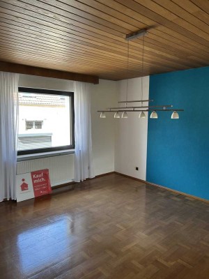 Neuwertige Wohnung mit drei Zimmern und Einbauküche in Schiffweiler