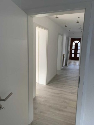 Renovierte Erdgeschosswohnung mit Balkon&Stellplatz