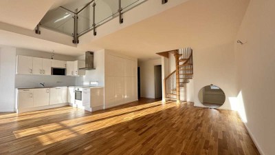 LICHTVERWÖHNTE GALERIE-WOHNUNG