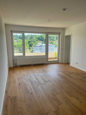 Erstbezug nach Sanierung: Hochwertige, helle Einzimmerwohnung in Oberursel/Oberstedten