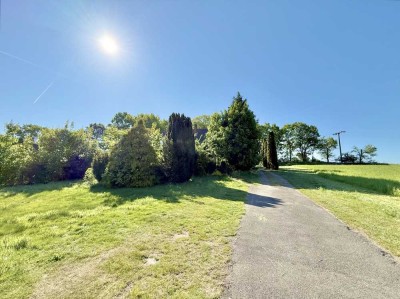 Idyllisches 2.320 m² großes Grundstück mit sanierungsbedürftigem Haus - PROVISIONSFREI