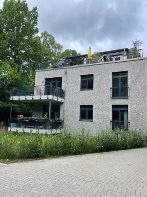 Wunderschöne helle 3- Zimmerwohnung mit großen Balkon