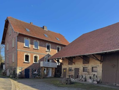 Ihr eigenes kleines Wohnparadies!

Bezauberndes Anwesen für naturliebende Großfamilien - Felsberg-