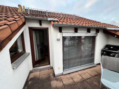 Gerlingen: 2-Zimmer-Dachgeschoss mit Dachterrasse, Carport, ...