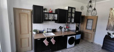 2 Zimmer Wohnung + Wohnküche + Balkon + Tageslichtbad + Badewanne + WG geeignet
