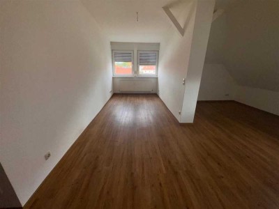 +++ Charmante 2-Zimmer-Dachgeschosswohnung mit Tageslichtbad und offener Wohnküche in Leipzig  +++