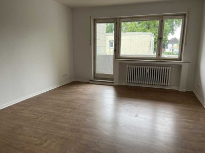Frisch Renovierte Wohnung mit Balkon
