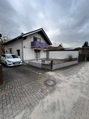 Einfamilienhaus mit großem Garten in ruhiger Lage – Rheinau