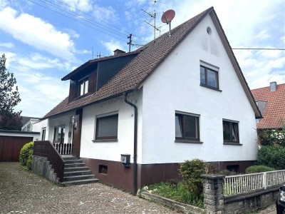 Viel Raum für Ideen – Freistehendes Einfamilienhaus mit Potenzial, Indoorpool & Gartenidylle