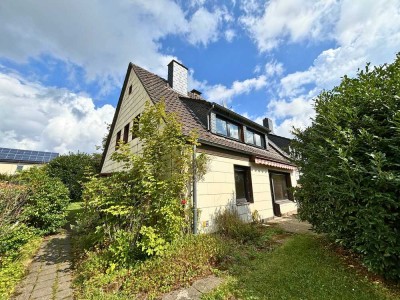 Doppelhaushälfte mit großem Garten in Ickten - Sanierungsobjekt mit viel Potential