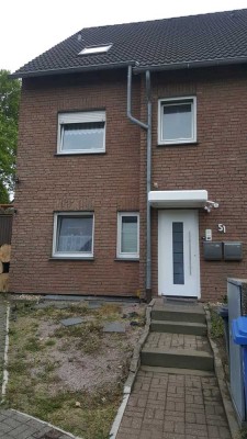 Schöne 2,5 Zimmer Maisonette Wohnung im 2 Familienhaus