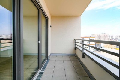 Helle 2-Zimmer-Etagenwohnung auf 55m² mit Loggia und EBK