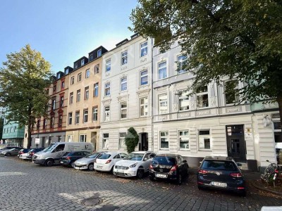 Hochwertig modernisierter Altbau – exklusive 2-Zimmer-Wohnung mit Balkon in Flingern