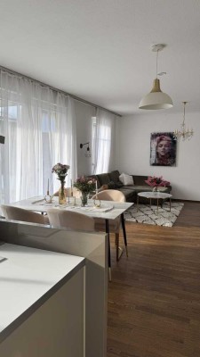 Geschmackvolle, gepflegte 3-Zimmer-EG-Wohnung mit Terrasse und EBK