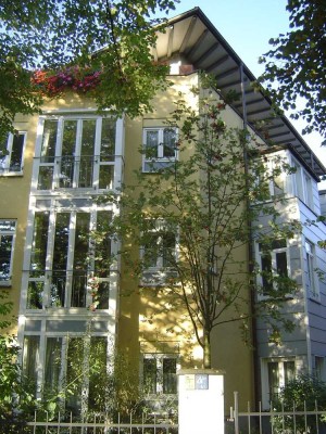 Attraktive 2-Zim.-Erdgeschoss-Wohnung mit EBK, Laminat & 2 Terrassen... STADTVILLA IN FRZ. BUCHHOLZ!