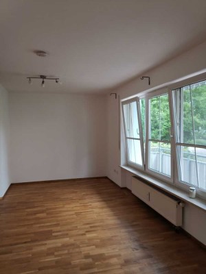 Großzügig zwei Zimmer Wohnung in ruhiger Wohngegend - 83 m² - 2.0 Zi.