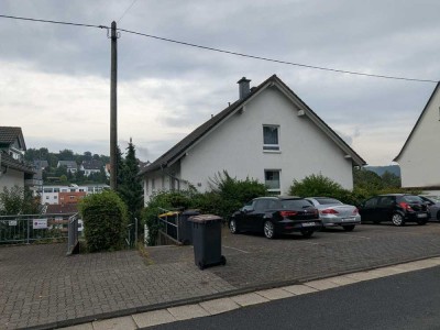 3-Zimmer DG-Wohnung mit Balkon in Geisweid