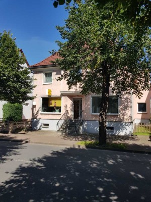 Sanierter Altbau, nebst Gewerbe im Erdgeschoss