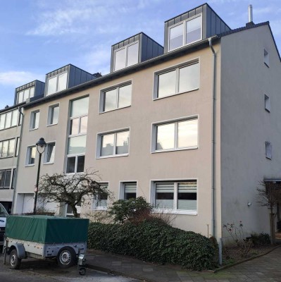 Sanierte drei Zimmerwohnung mit Balkon im II. OG Erstbezug