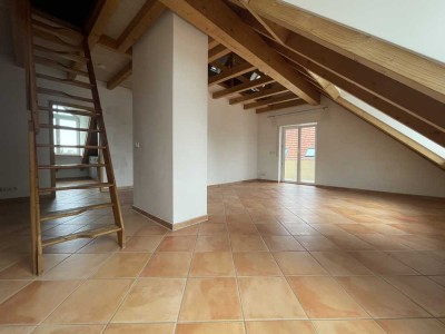 Charmante 2-Zimmer-Wohnung mit Galerie, großem Balkon und modernem Komfort in Trudering